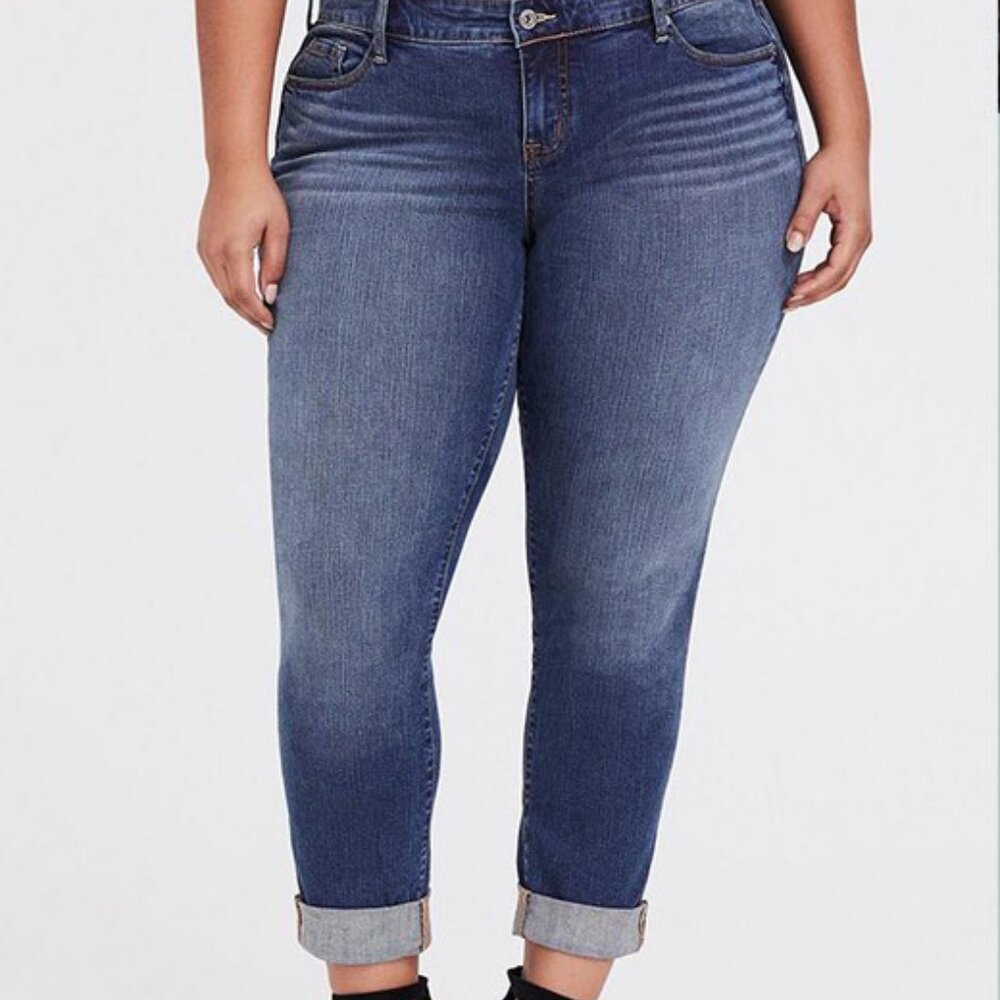 Torrid boyfriend vintage stretch medium wash denim